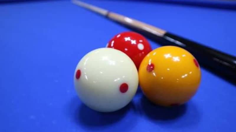 Carom billiards table