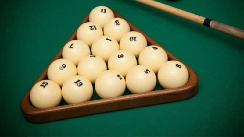Russian pyramid billiards table